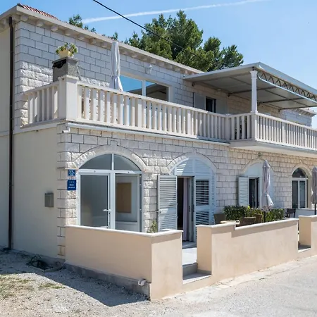 Apartments K & N Prizba Exterior photo
