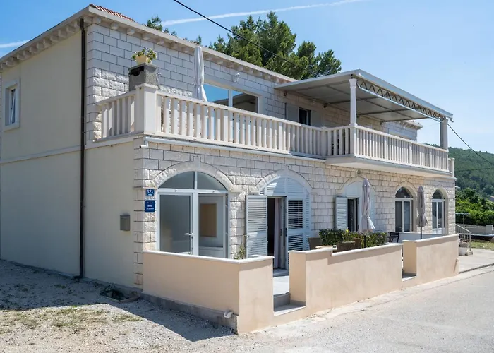Apartments K & N